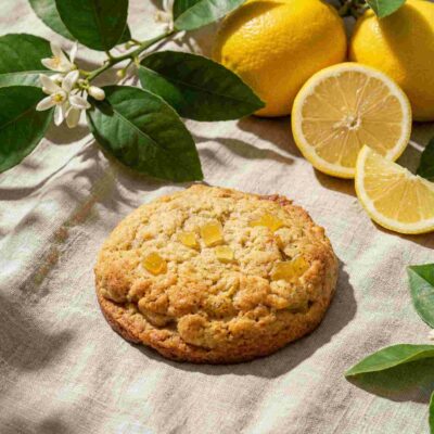 Limón confitado con chocolate blanco